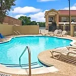 Super 8 By Wyndham Houston/Brookhollow Nw 